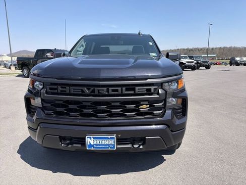 Used 2023 Chevrolet Silverado 1500 Custom image 2