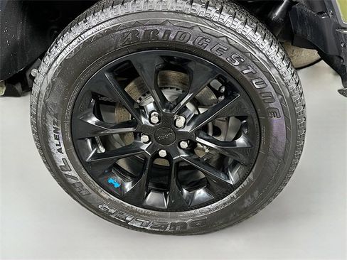 Used 2022 Jeep Wrangler Unlimited Sahara w/ Cold Weather Group image 32