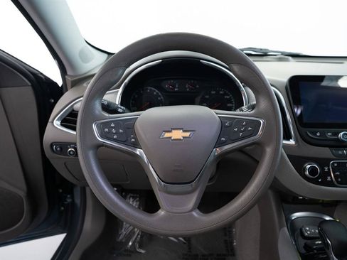 Used 2021 Chevrolet Malibu LT FWD image 15