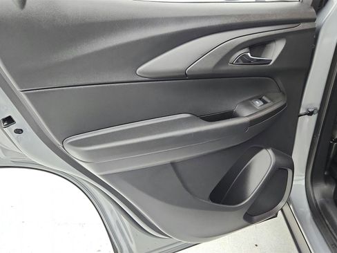 Used 2025 Chevrolet TrailBlazer LT AWD/4WD image 39