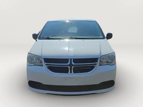 Used 2016 Dodge Grand Caravan SE w/ Quick Order Package 29E SE FWD image 4