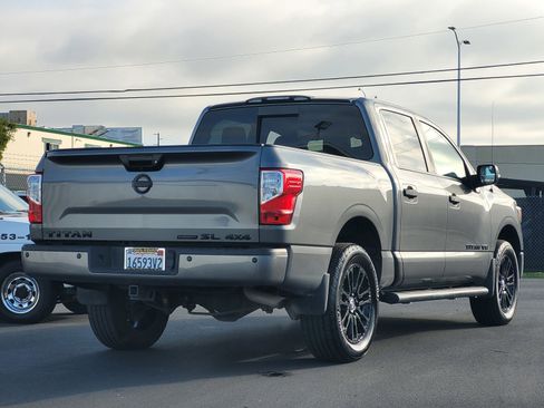 Used 2019 Nissan Titan SL w/ Midnight Edition image 4