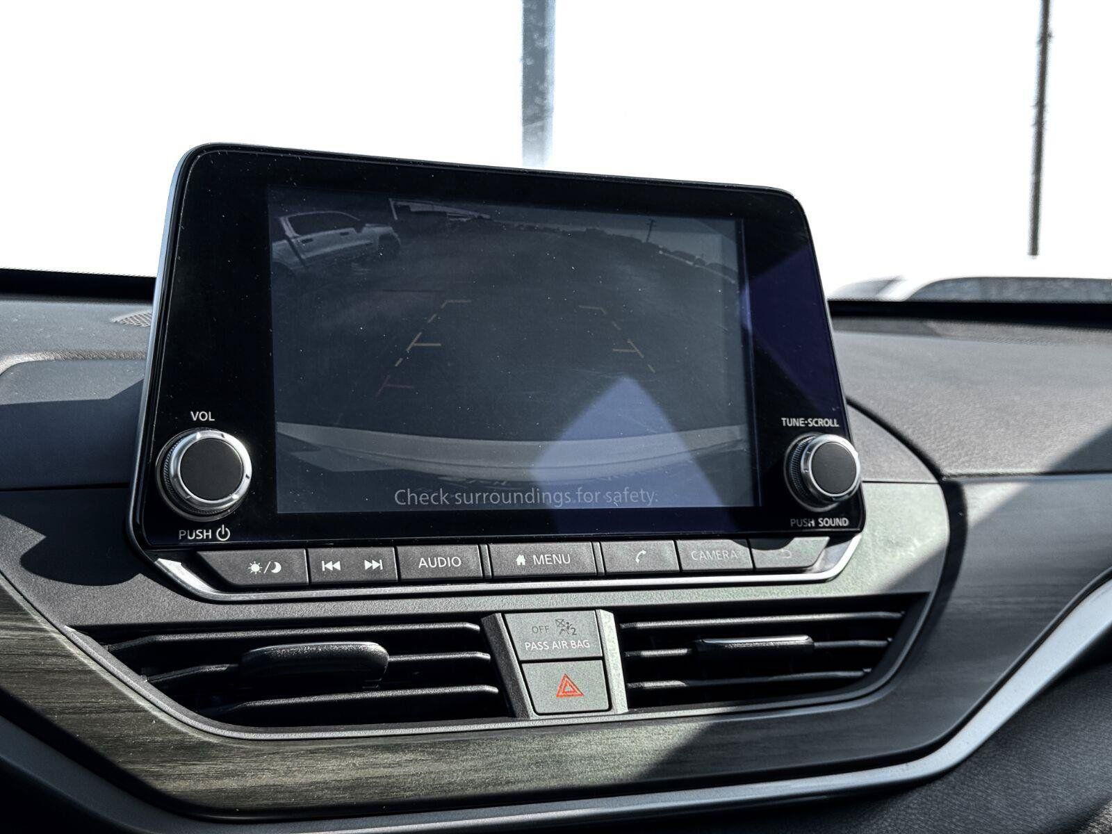 Used 2024 Nissan Altima 2.5 SV FWD image 19