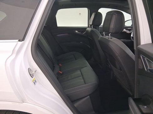 Used 2023 Audi Q4 e-tron Premium Plus w/ Premium Plus image 32