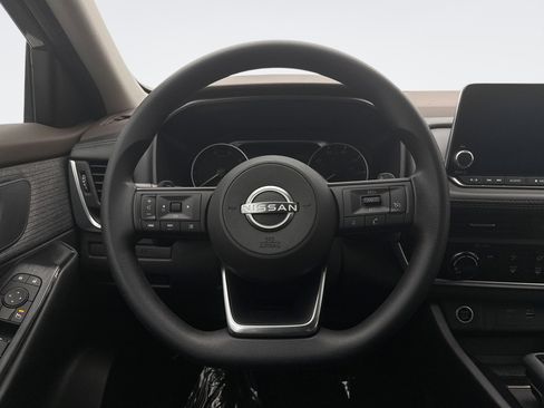 Used 2023 Nissan Rogue S AWD/4WD image 12