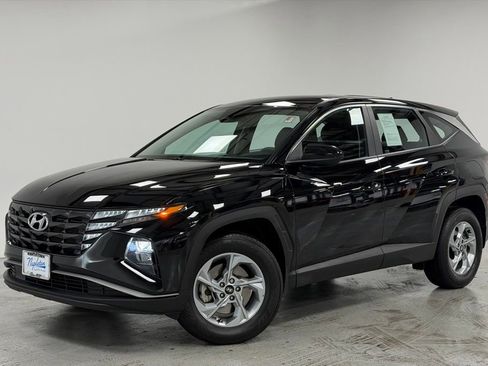 Used 2023 Hyundai Tucson SE image 1