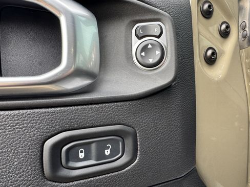 Used 2020 Jeep Gladiator Rubicon image 10