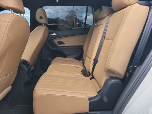 Used 2023 Volkswagen Tiguan SE R-Line FWD image 9