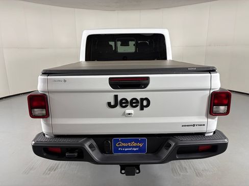 Used 2025 Jeep Gladiator Sport AWD/4WD image 7