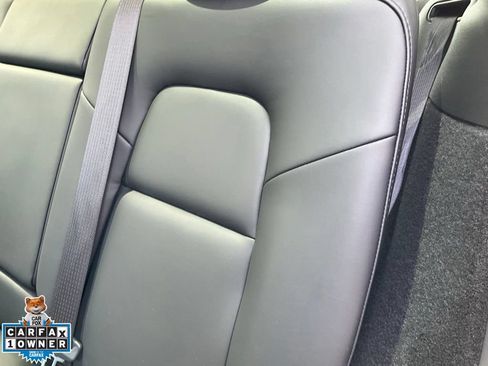 Used 2024 Tesla Model Y 2WD image 30