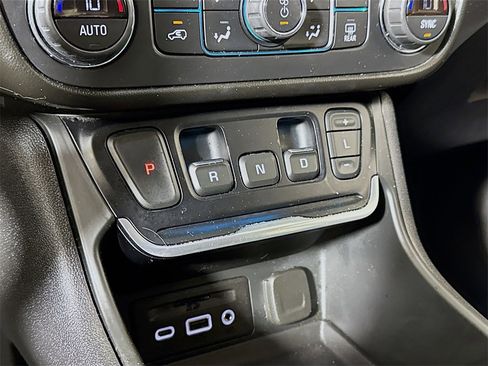 Used 2021 GMC Terrain SLT w/ Elevation Edition image 14