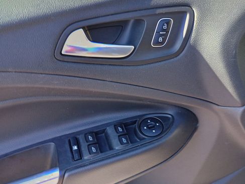 Used 2018 Ford Escape SEL image 12