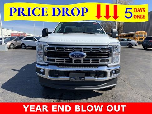 New 2024 Ford F350 XLT w/ FX4 Off-Road Package image 8