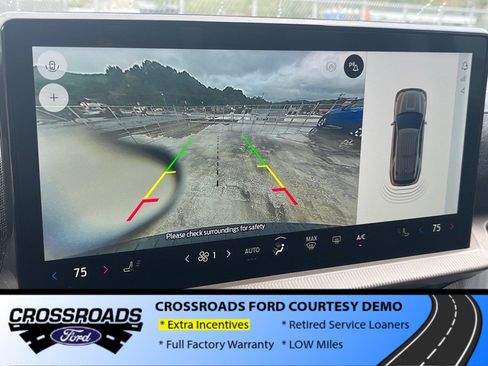 New 2025 Ford Explorer Active image 10