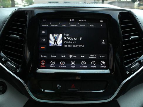 Used 2020 Jeep Cherokee Limited image 41