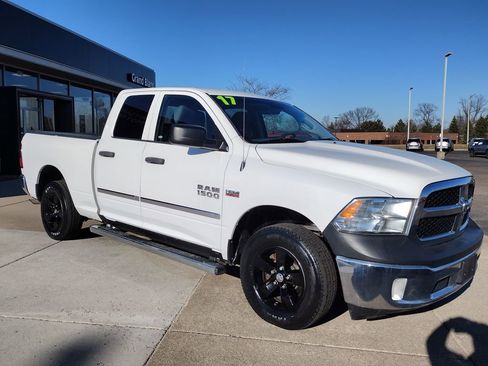 Used 2017 RAM 1500 ST w/ SXT Appearance Group image 11