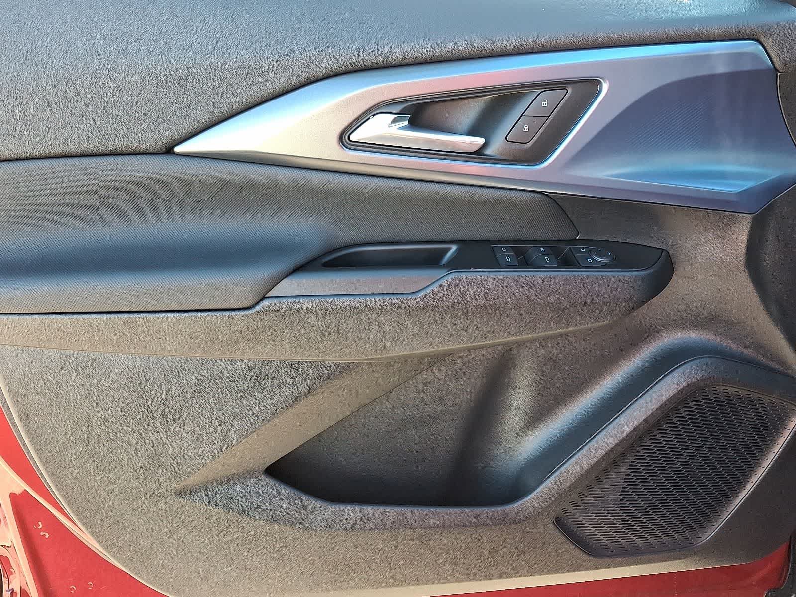 New 2025 Chevrolet Equinox EV LT FWD image 7