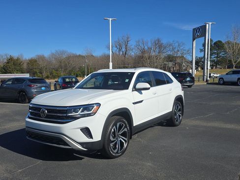 Used 2022 Volkswagen Atlas Cross Sport SEL image 3