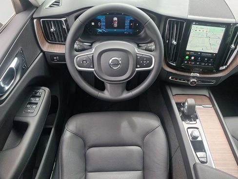 Used 2022 Volvo XC60 B5 Momentum AWD/4WD image 12