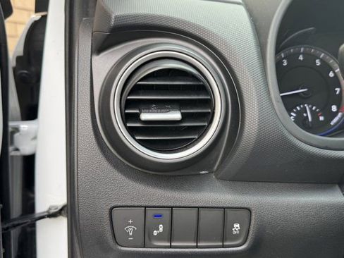 Used 2018 Hyundai Kona SEL FWD image 15