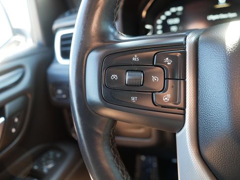 Used 2022 GMC Yukon XL Denali image 28