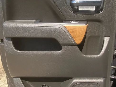 Used 2015 Chevrolet Silverado 1500 LTZ w/ LTZ Plus Package AWD/4WD image 17