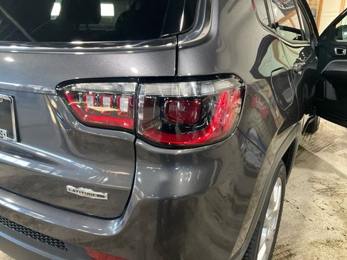 Used 2022 Jeep Compass Latitude image 23