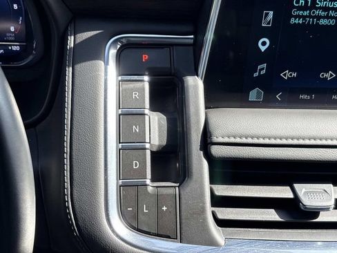 Used 2023 Chevrolet Tahoe LT w/ Luxury Package AWD/4WD image 32