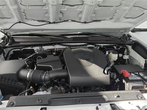 Used 2020 Toyota Tacoma SR5 image 11