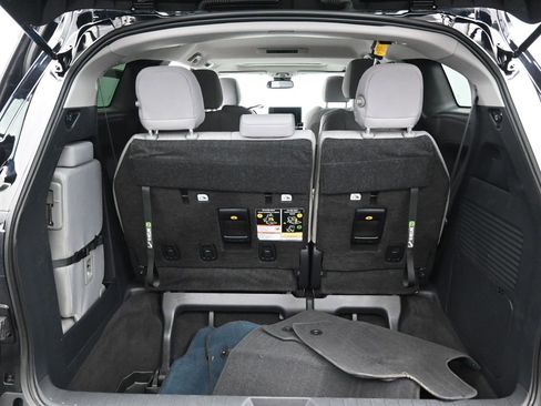 Certified 2025 Toyota Sienna LE w/ LE Plus Package image 31