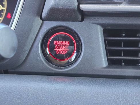Used 2024 Honda Pilot Touring image 20