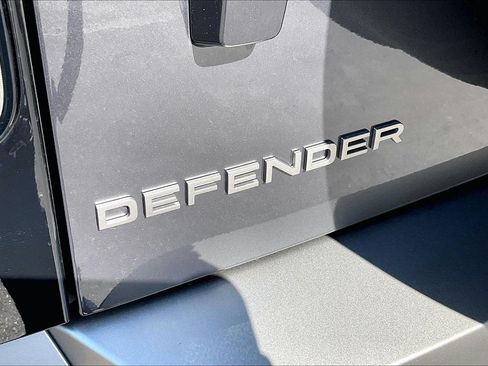 New 2026 Land Rover Defender 110 S AWD/4WD image 9