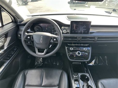 Certified 2022 Lincoln Corsair Standard w/ Equipment Group 101A image 13