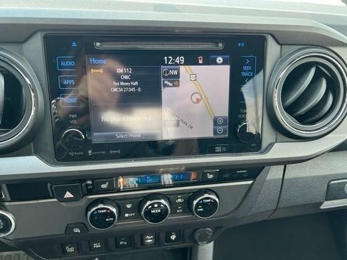 Used 2017 Toyota Tacoma TRD Off-Road w/ Premium & Technology Package RWD image 35