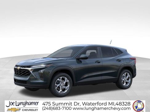 New 2026 Chevrolet Trax LS w/ LS Convenience Package FWD image 2