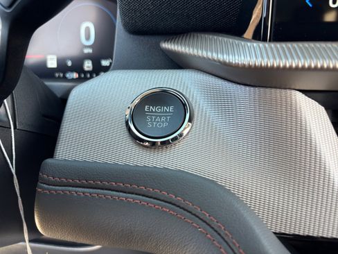 New 2025 Ford Explorer Active image 28