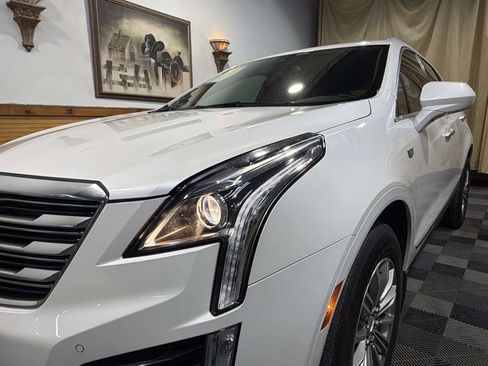 Used 2017 Cadillac XT5 Luxury w/ Driver Awareness Package FWD image 8