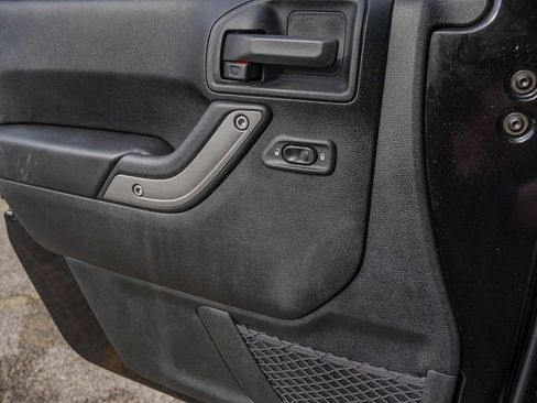 Used 2018 Jeep Wrangler Sport image 29