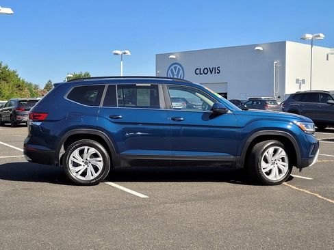 Used 2023 Volkswagen Atlas SE w/ Panoramic Sunroof Package FWD image 5