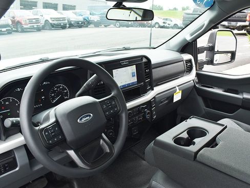New 2025 Ford F250 XLT w/ 360-Degree Camera Package image 4