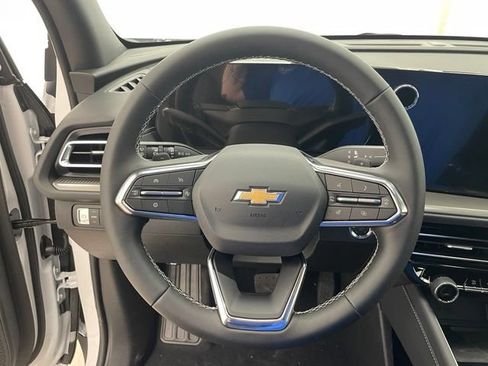 New 2026 Chevrolet Traverse LT w/ Driver Confidence Package AWD/4WD image 11