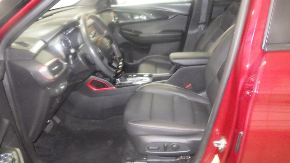 Used 2023 Chevrolet TrailBlazer RS w/ Sun and Liftgate Package AWD/4WD image 8