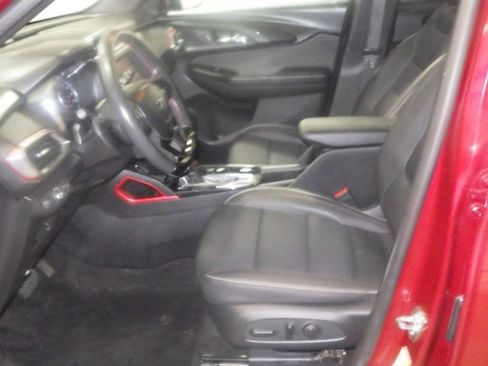Used 2023 Chevrolet TrailBlazer RS w/ Sun and Liftgate Package AWD/4WD image 8