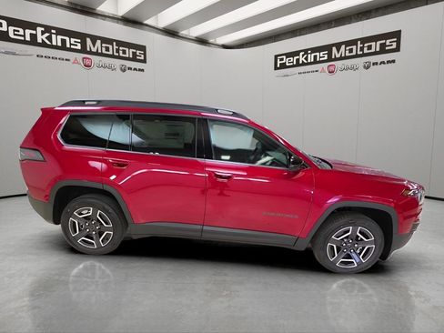 New 2026 Jeep Cherokee Laredo image 6