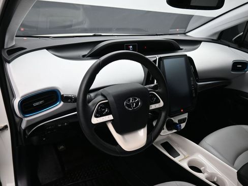Used 2017 Toyota Prius Prime Advanced image 13
