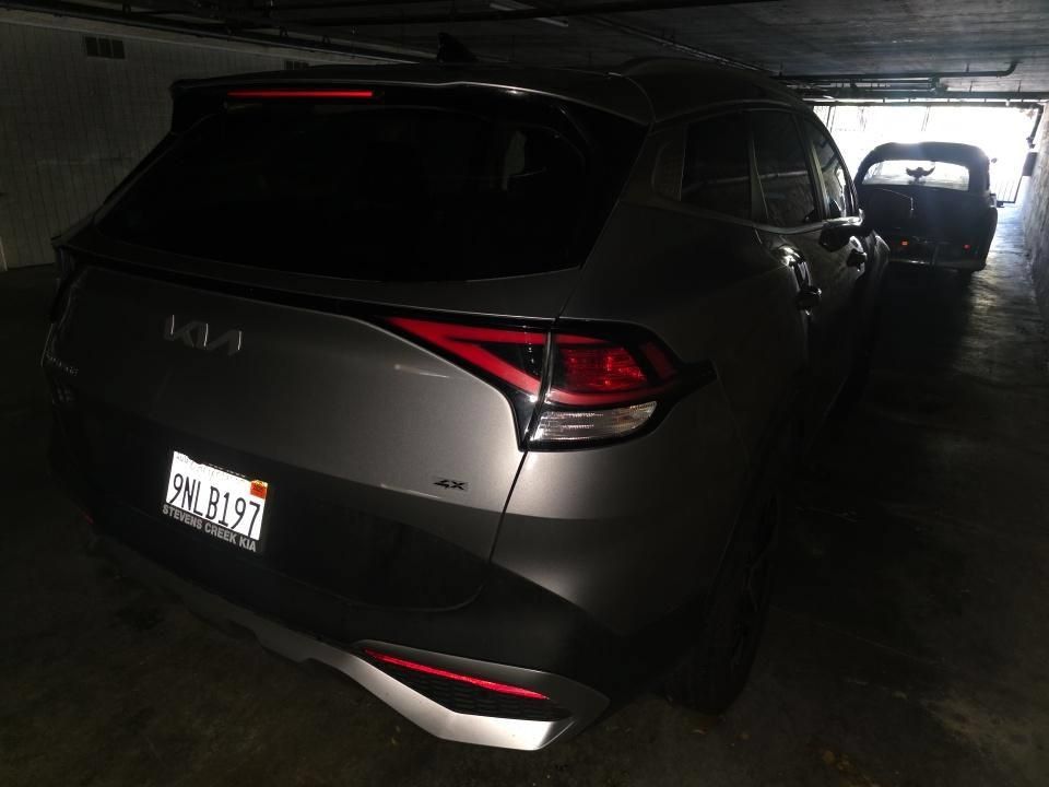 Certified 2024 Kia Sportage EX AWD/4WD image 3