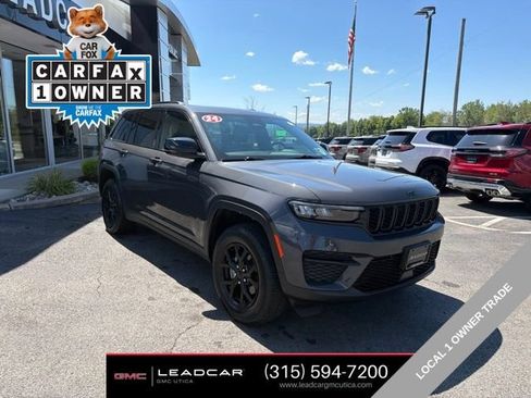 Used 2024 Jeep Grand Cherokee Altitude AWD/4WD image 7