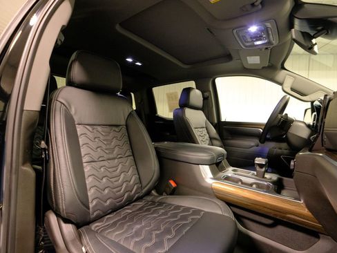 Used 2025 Chevrolet Silverado 1500 RST w/ Convenience Package II image 17