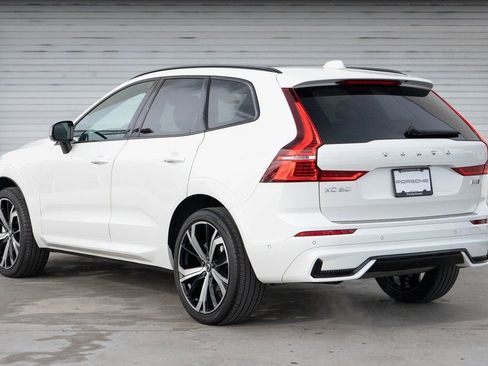 Used 2022 Volvo XC60 B5 R-Design w/ Advanced Package image 7
