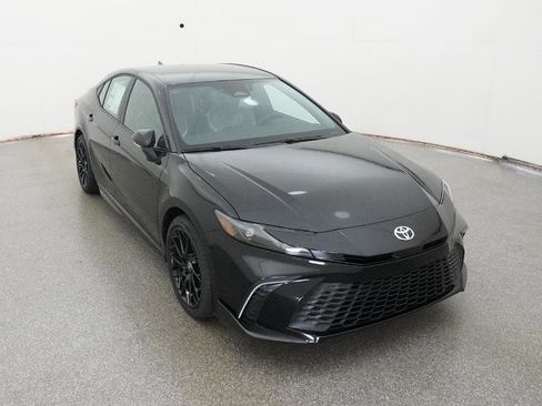Used 2026 Toyota Camry SE image 17